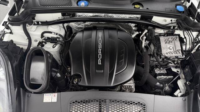 Used 2019 Porsche Macan AWD/4WD image 34
