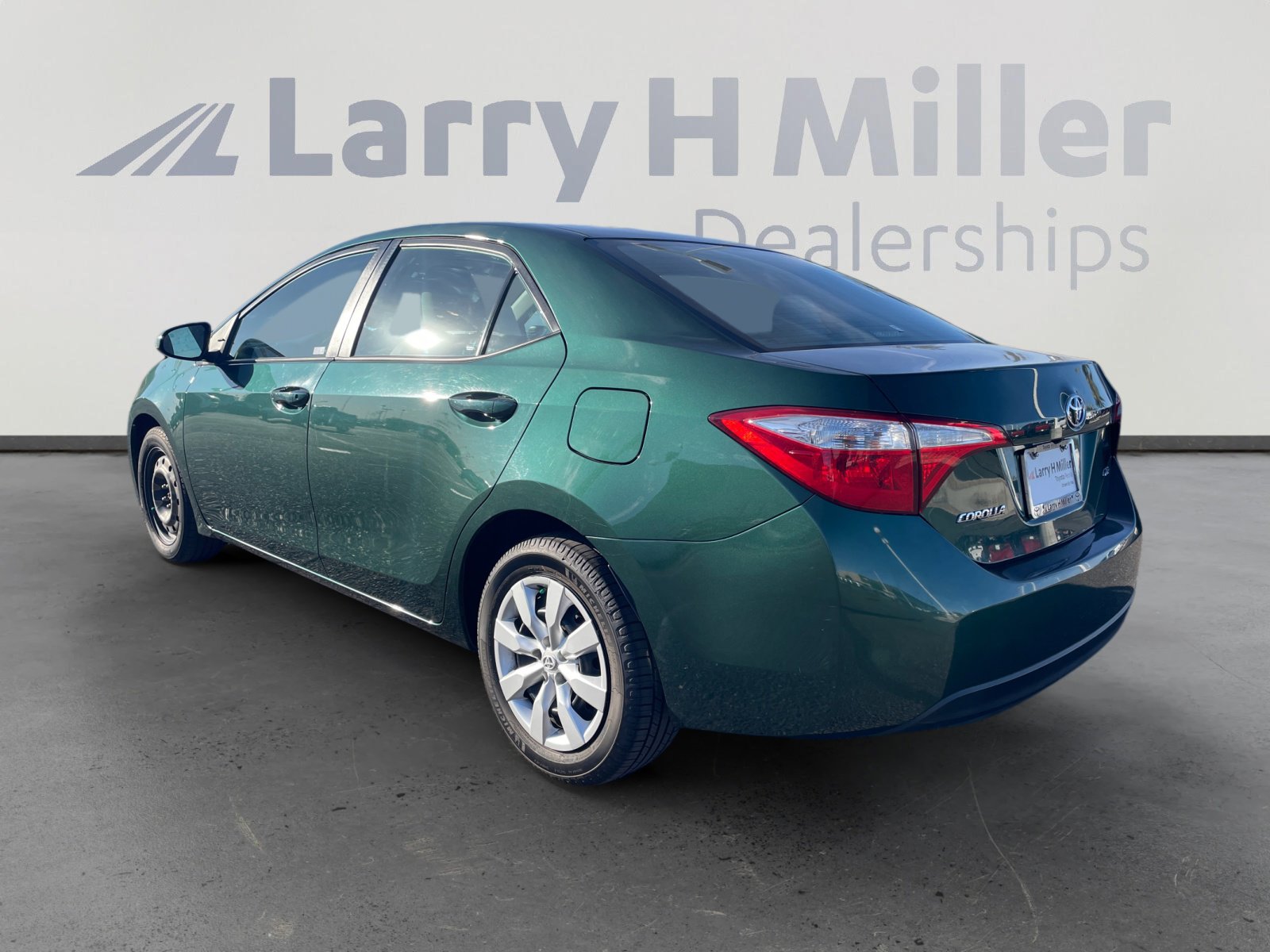 Used 2016 Toyota Corolla LE FWD image 3