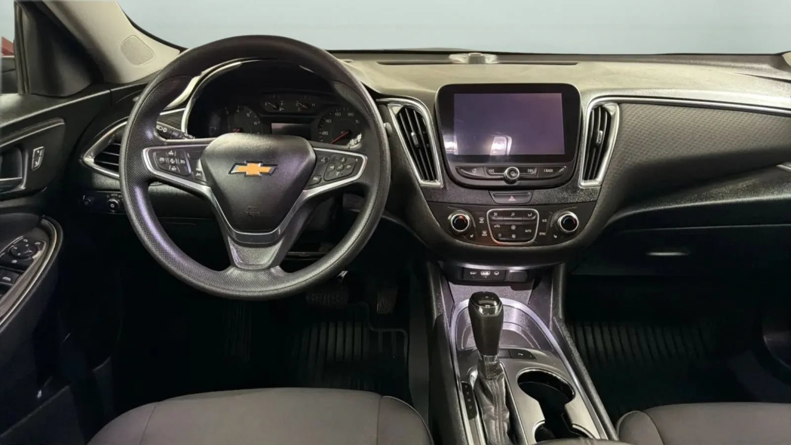 Used 2019 Chevrolet Malibu LT w/ Driver Confidence Package II FWD image 11