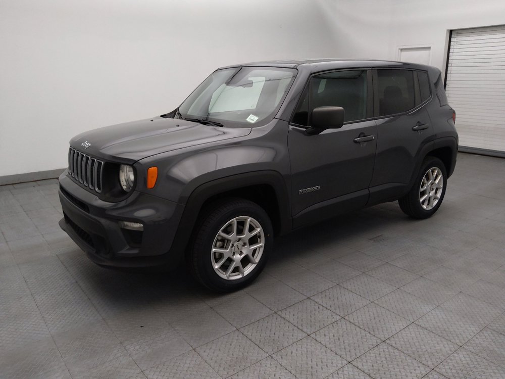 Used 2023 Jeep Renegade Latitude AWD/4WD image 2