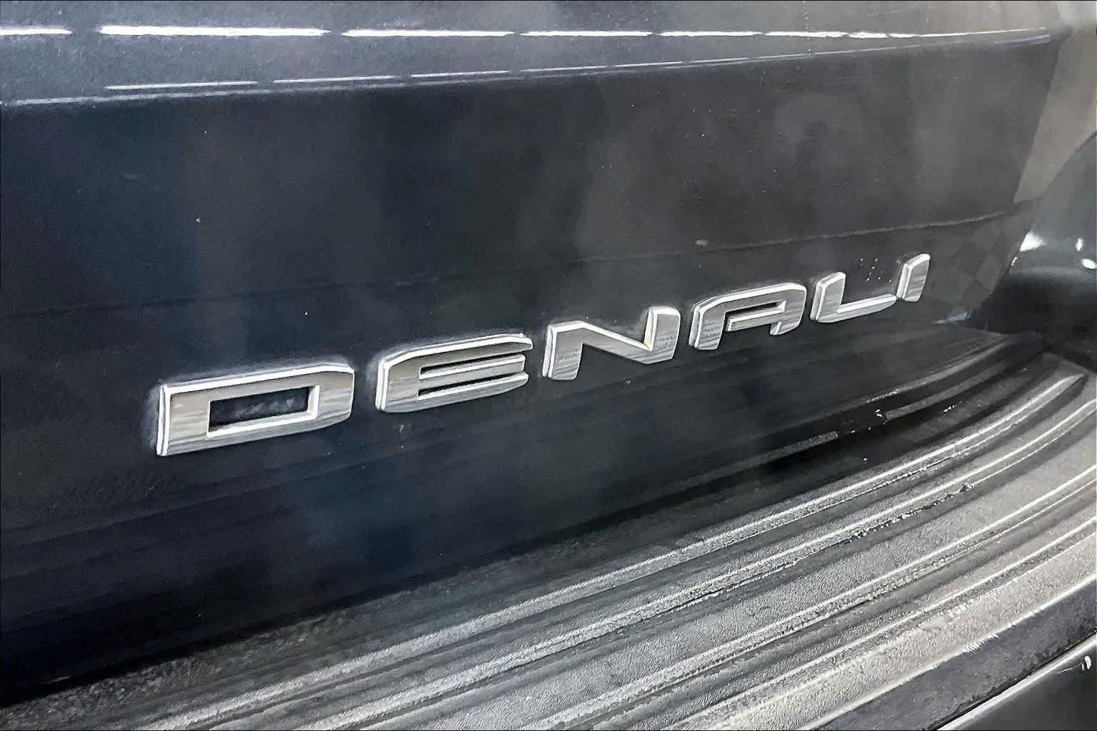 Used 2021 GMC Yukon Denali w/ Denali Premium Package AWD/4WD image 28
