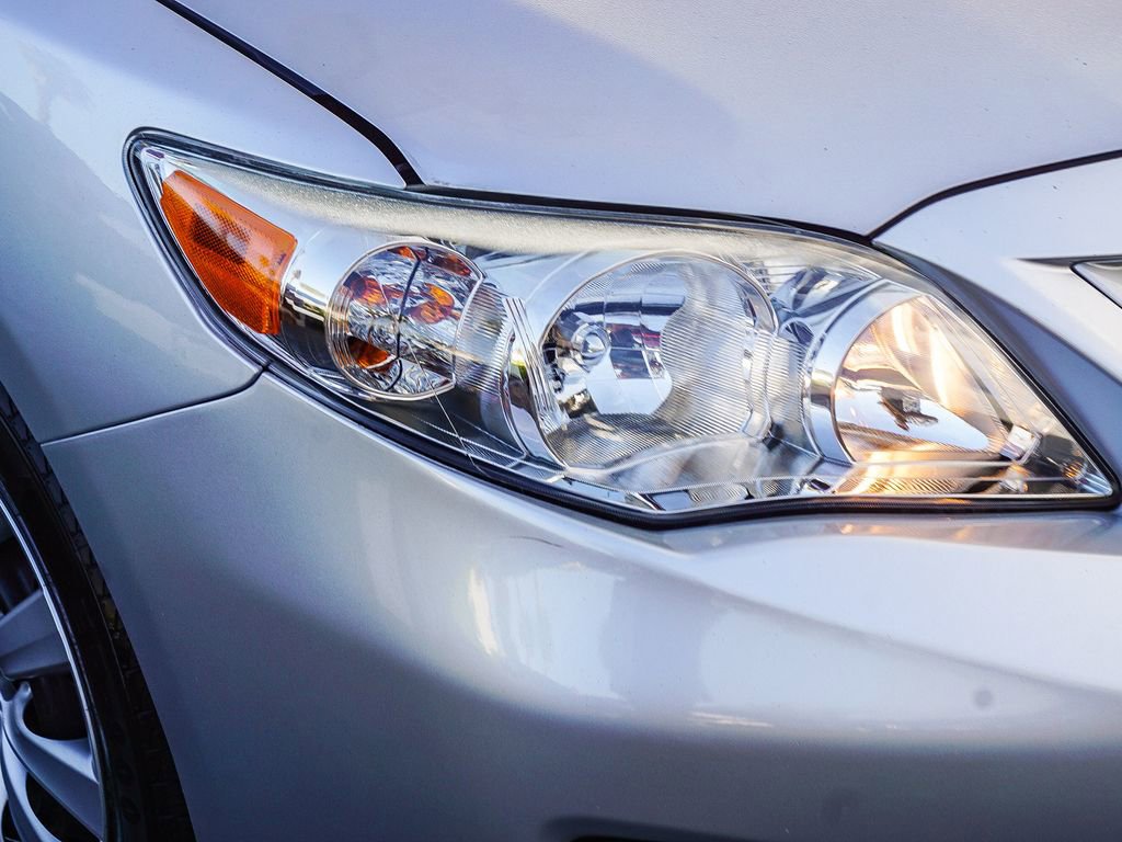 Used 2012 Toyota Corolla LE FWD image 11