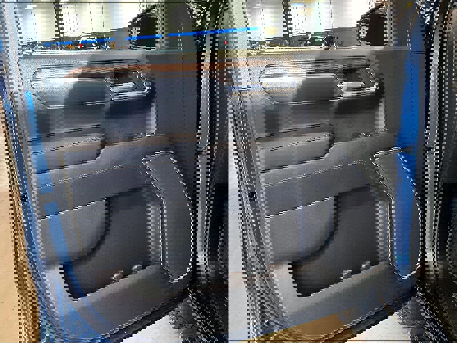 Used 2022 Chevrolet Silverado 1500 LT Trail Boss image 9