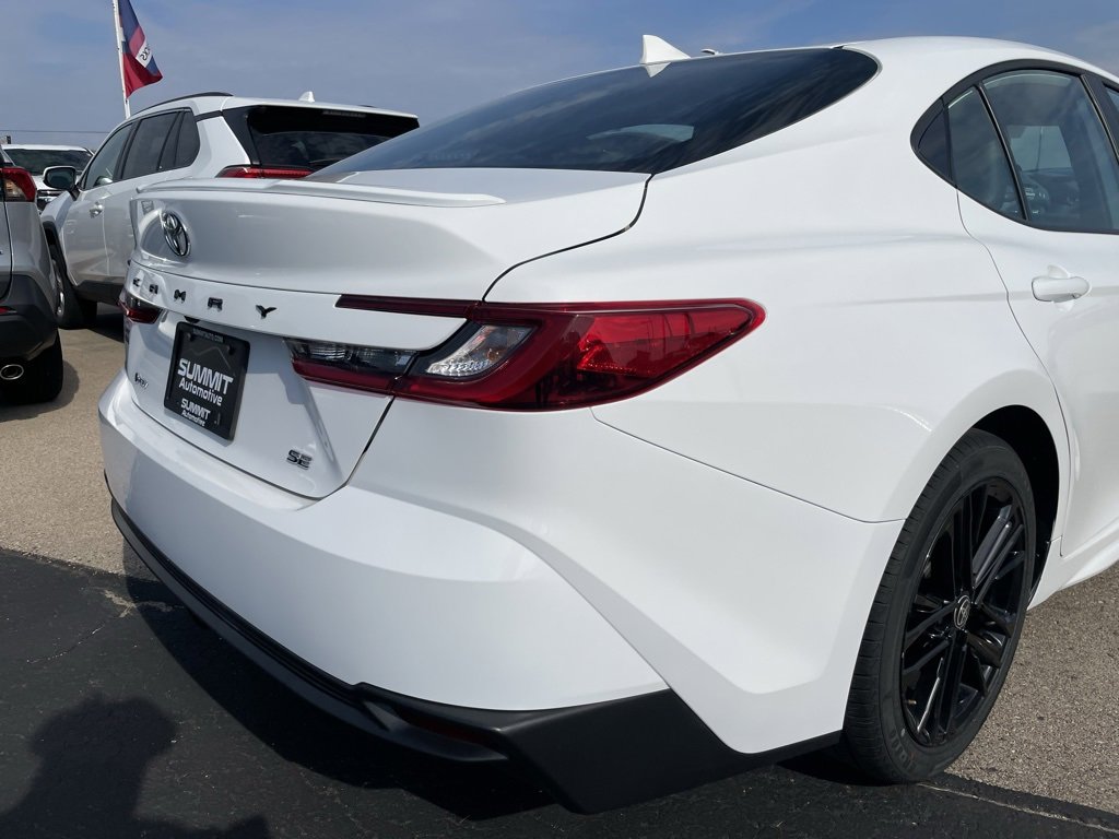 Used 2025 Toyota Camry SE image 27