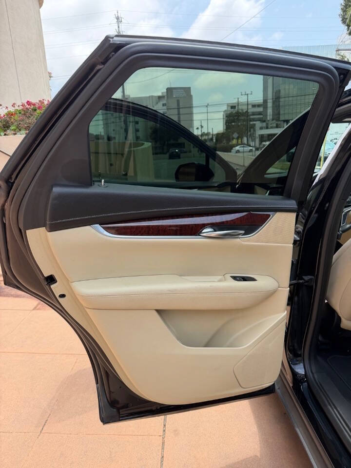 Used 2017 Cadillac XT5 Premium Luxury w/ Driver Assist Package FWD image 45