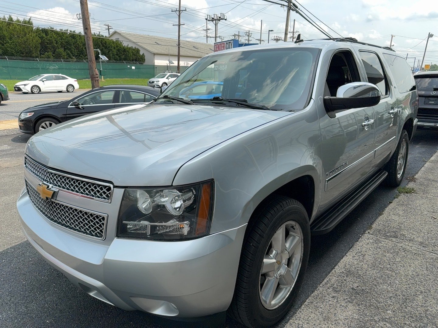 Used 2014 Chevrolet Suburban LTZ AWD/4WD image 5