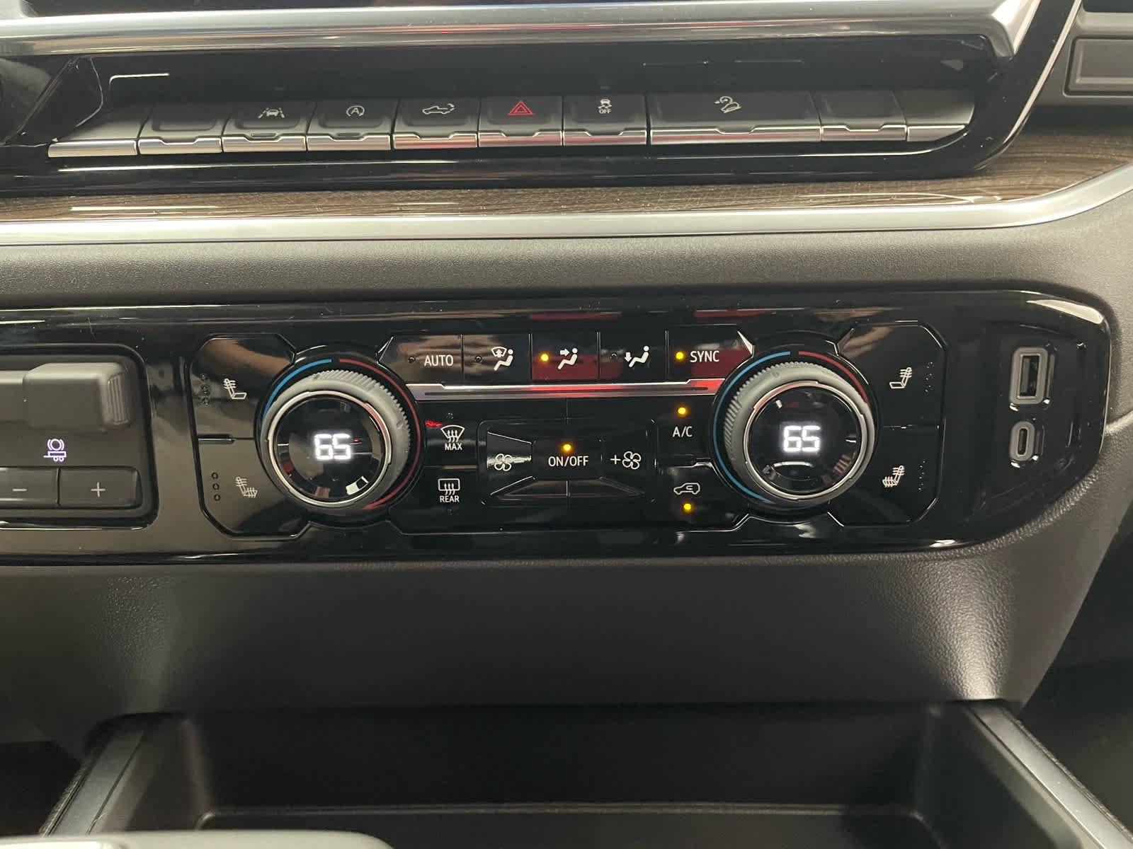 New 2026 Chevrolet Silverado 1500 RST w/ Convenience Package II AWD/4WD image 6