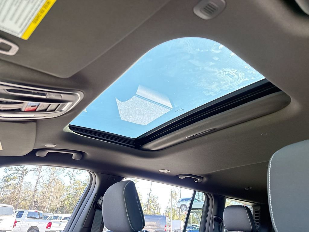 New 2026 Jeep Grand Cherokee L Laredo image 15