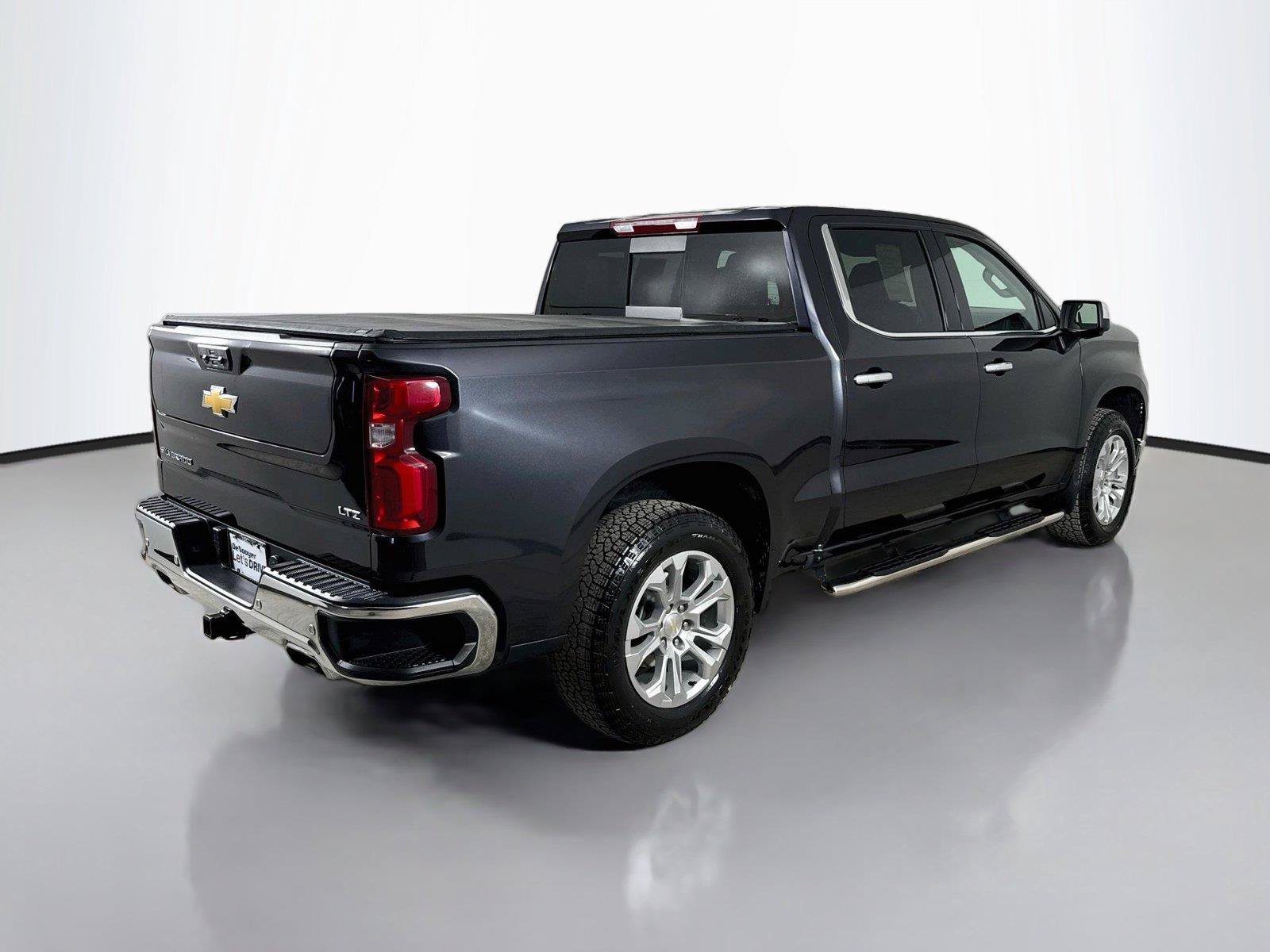 Used 2024 Chevrolet Silverado 1500 LTZ w/ LTZ Premium Package AWD/4WD image 13