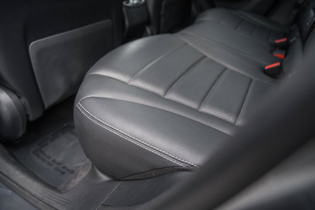 Used 2019 Mercedes-Benz GLC 300 4MATIC image 33
