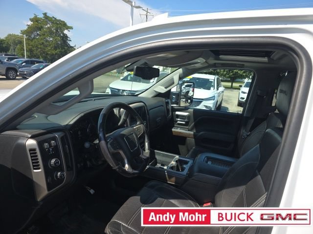 Used 2019 GMC Sierra 2500 Denali w/ Duramax Plus Package AWD/4WD image 9