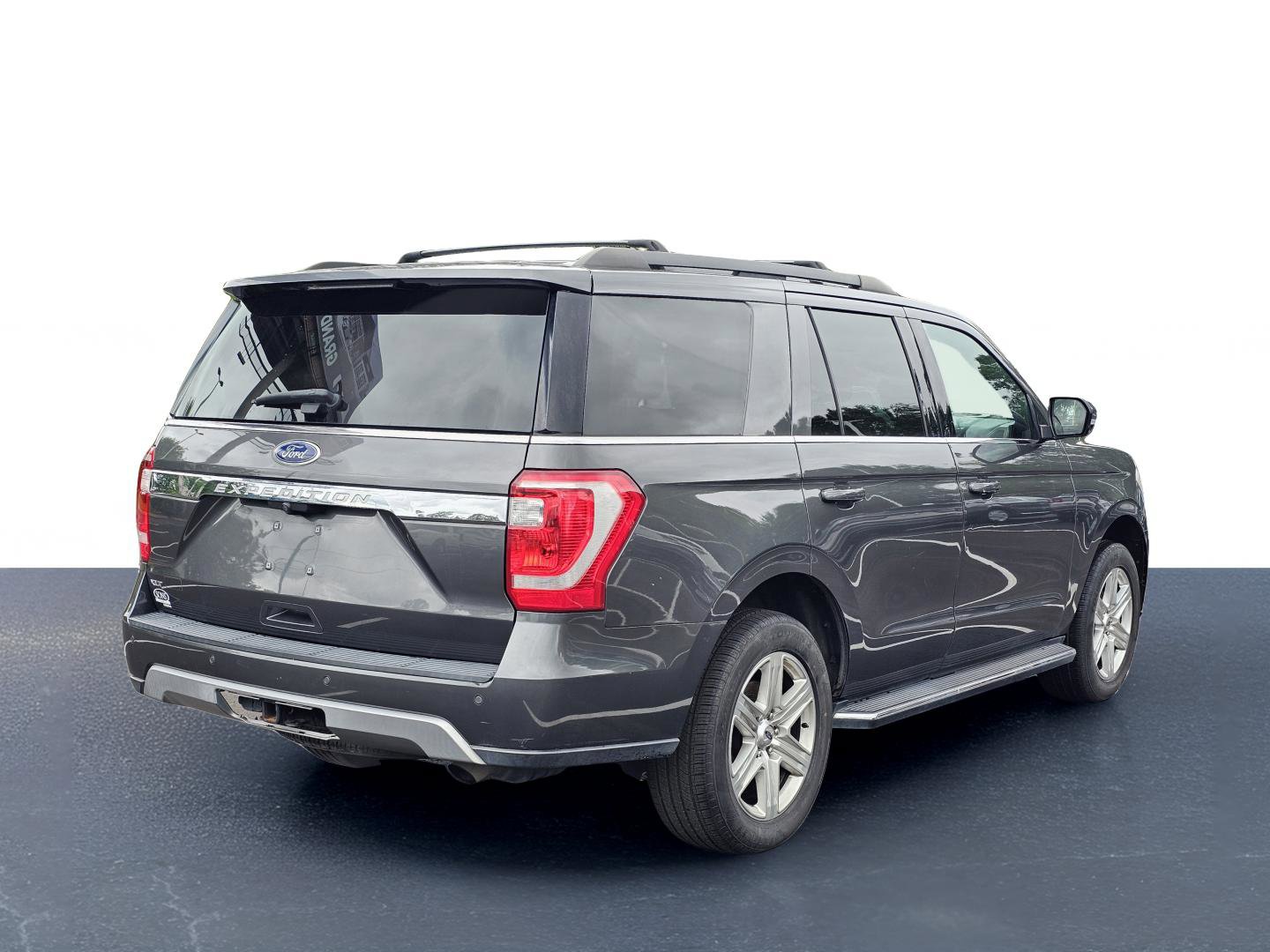 Used 2020 Ford Expedition XLT w/ Equipment Group 202A RWD image 8