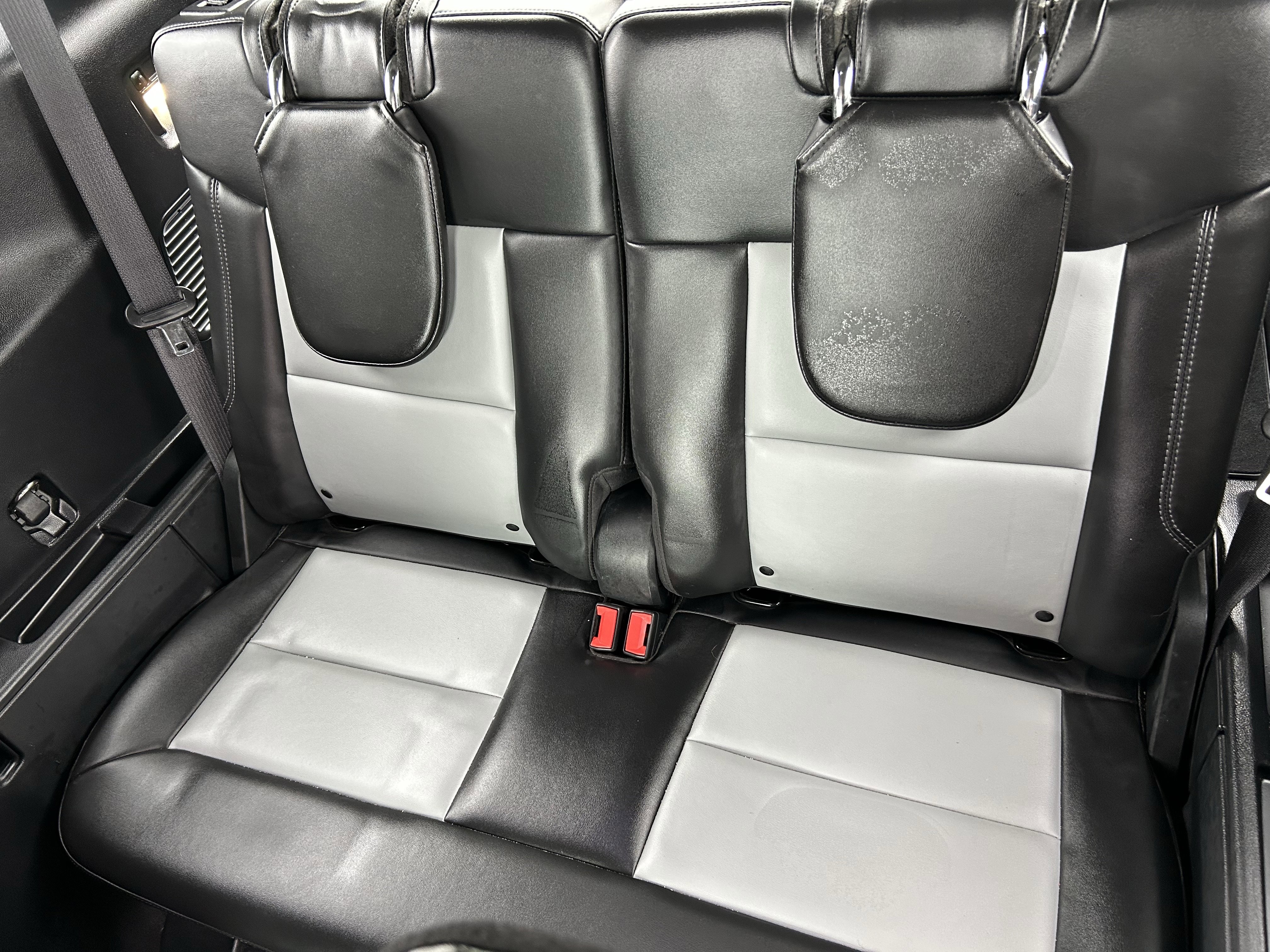 Used 2022 Ford Explorer XLT w/ Equipment Group 202A image 18