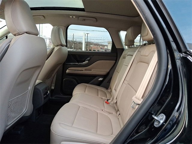 Used 2022 Lincoln Corsair AWD w/ Premium Package image 10