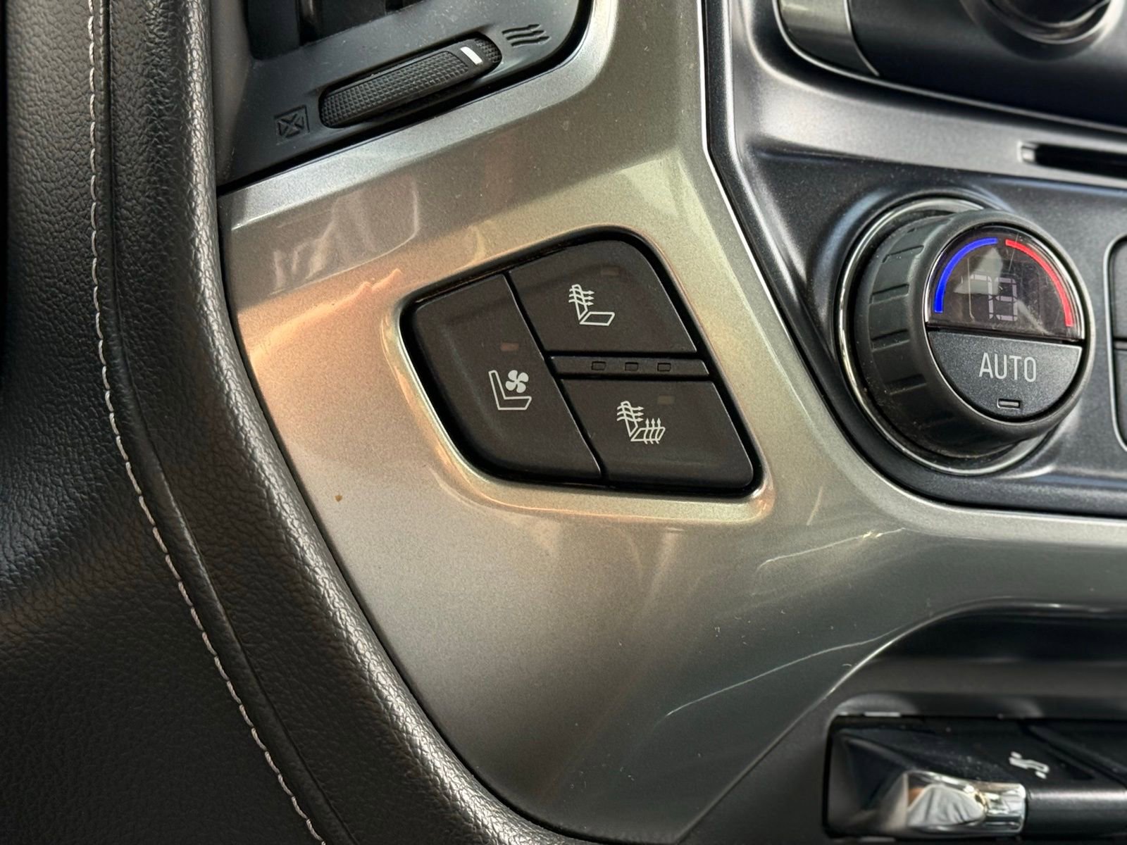 Used 2017 Chevrolet Silverado 2500 LTZ w/ Duramax Plus Package image 28