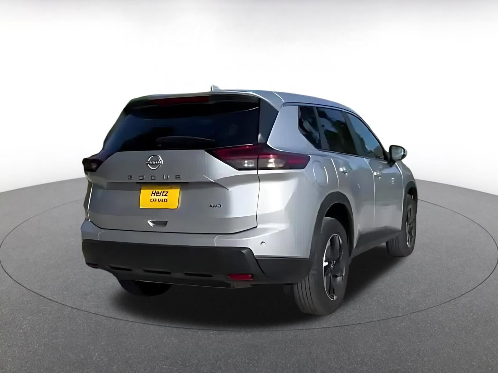 Used 2025 Nissan Rogue SV AWD/4WD image 16