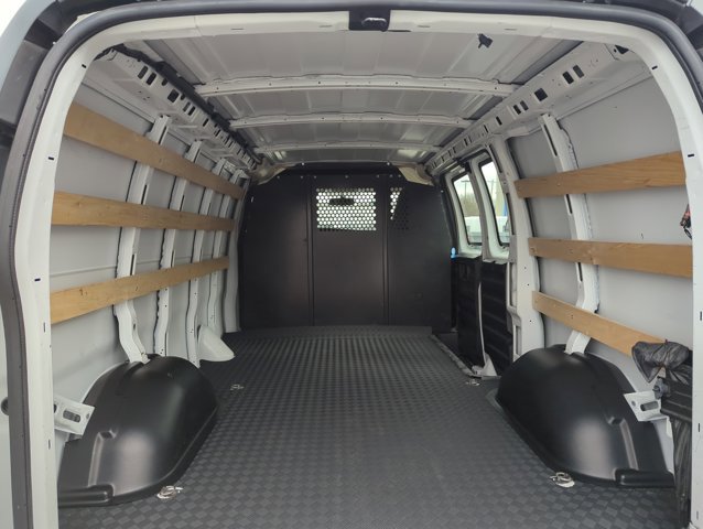 Used 2024 GMC Savana 2500 w/ Driver Convenience Package image 15