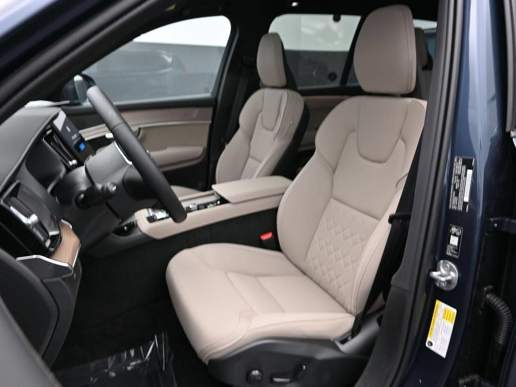 New 2026 Volvo XC90 B6 Core AWD/4WD image 8