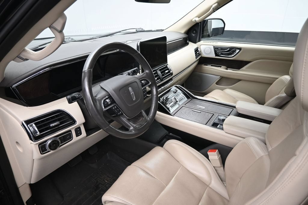 Used 2021 Lincoln Navigator L Reserve w/ Luxury Package AWD/4WD image 13