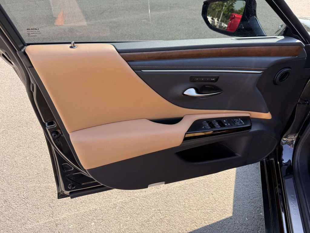 Used 2025 Lexus ES 350 w/ Technology Package FWD image 13