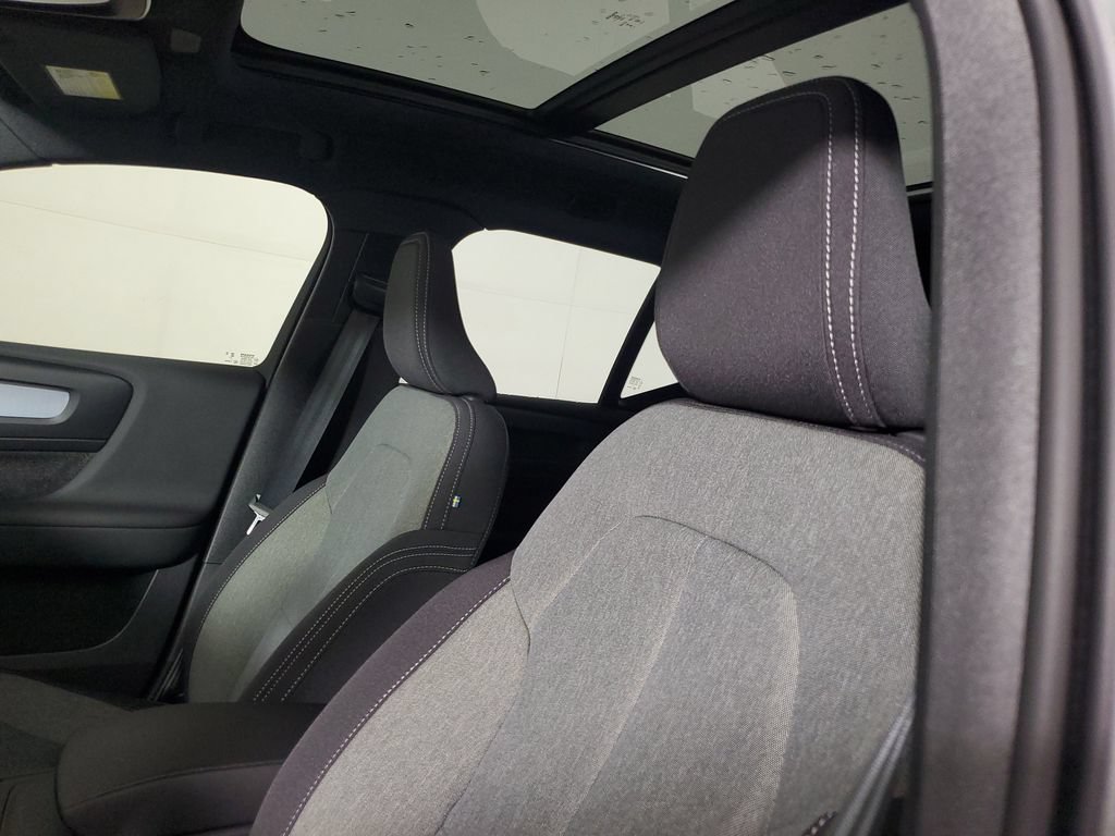 Certified 2026 Volvo XC40 B5 Core AWD/4WD image 25