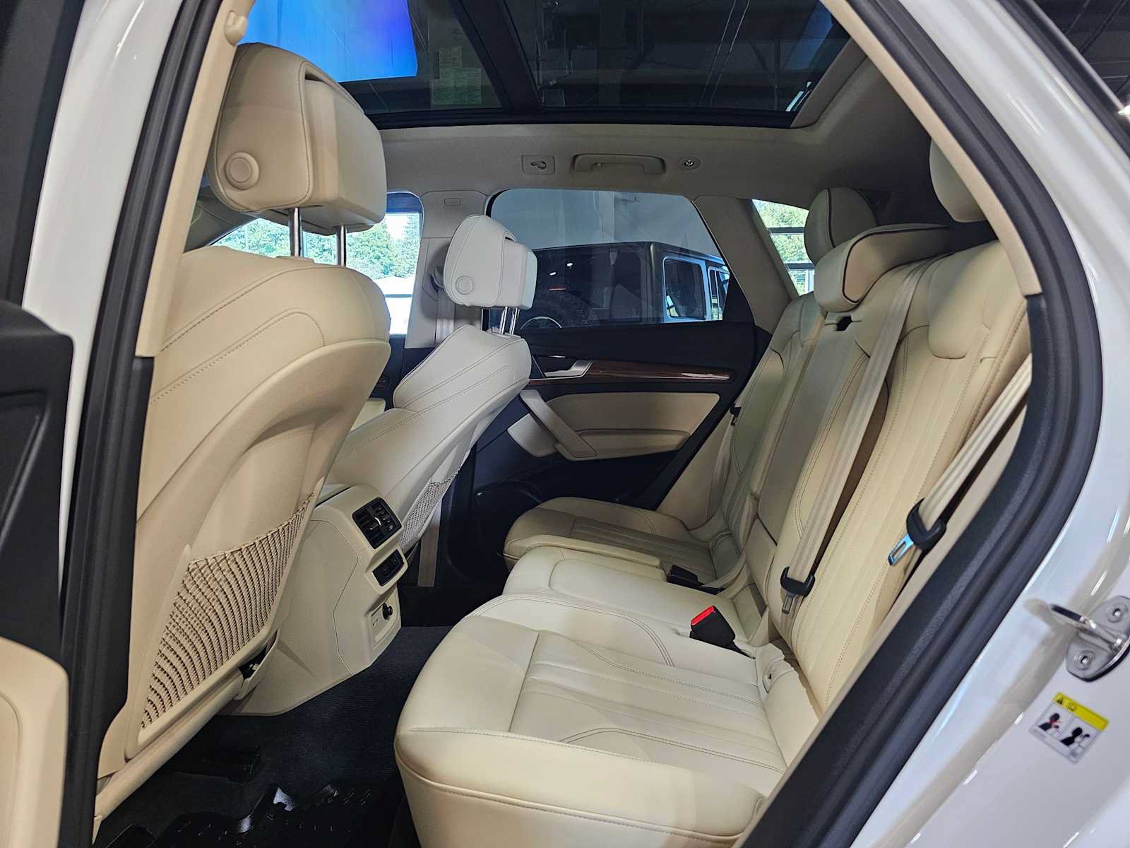 Used 2024 Audi Q5 e Premium w/ Convenience Package AWD/4WD image 18