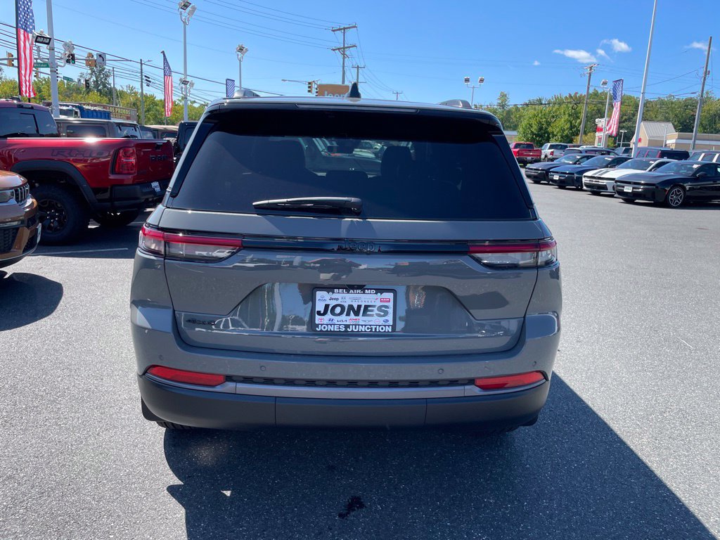 New 2027 Jeep Grand Cherokee Altitude AWD/4WD image 6