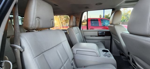 Used 2014 Lincoln Navigator L 4WD image 13