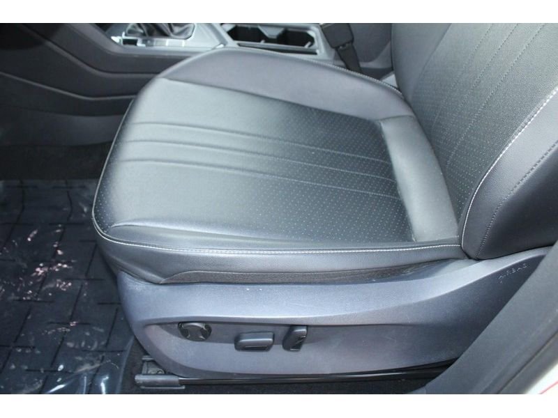 Used 2023 Volkswagen Tiguan SE FWD image 19