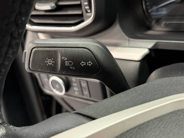 Used 2023 Ford Explorer XLT w/ Equipment Group 202A AWD/4WD image 18