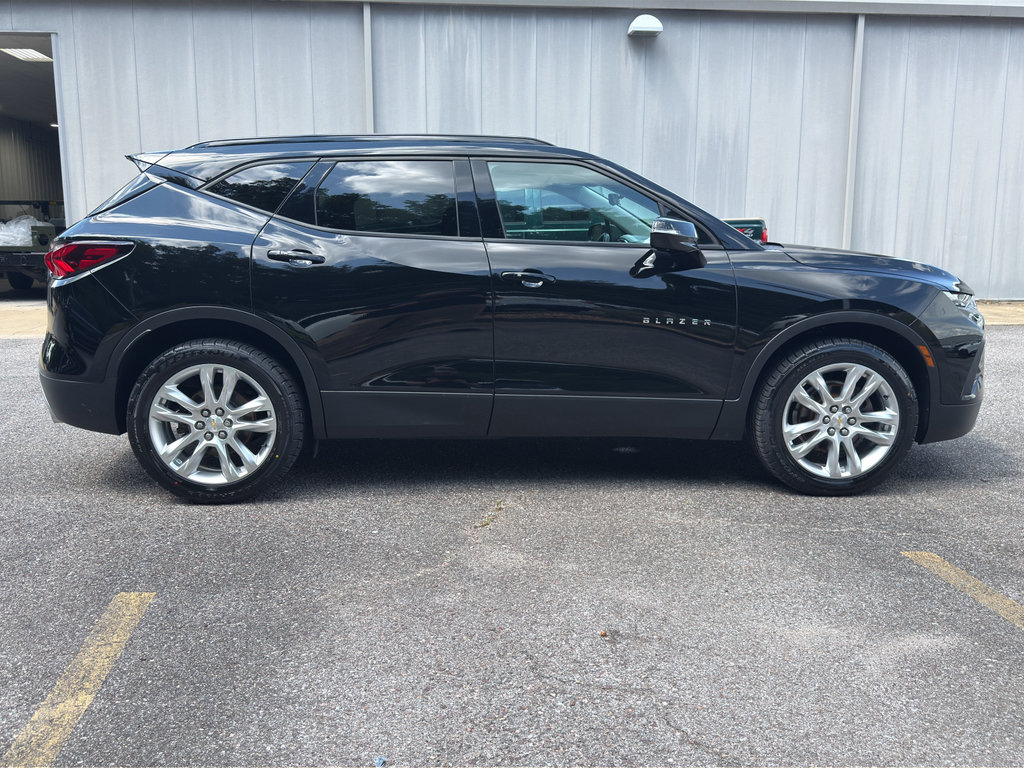 Used 2019 Chevrolet Blazer LT w/ Sun and Wheels Package FWD image 2