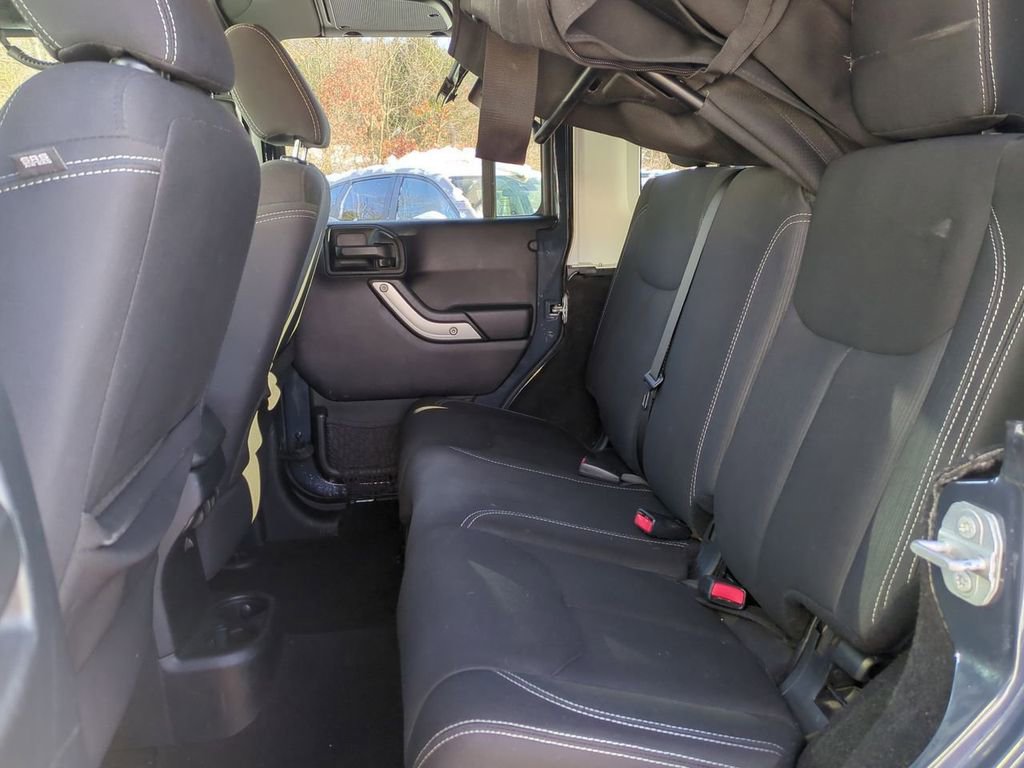 Used 2016 Jeep Wrangler Unlimited Sahara w/ Dual Top Group image 23