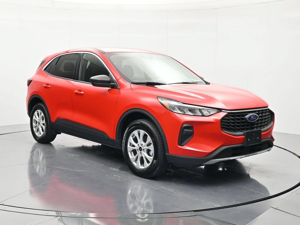 Used 2024 Ford Escape Active AWD/4WD image 3