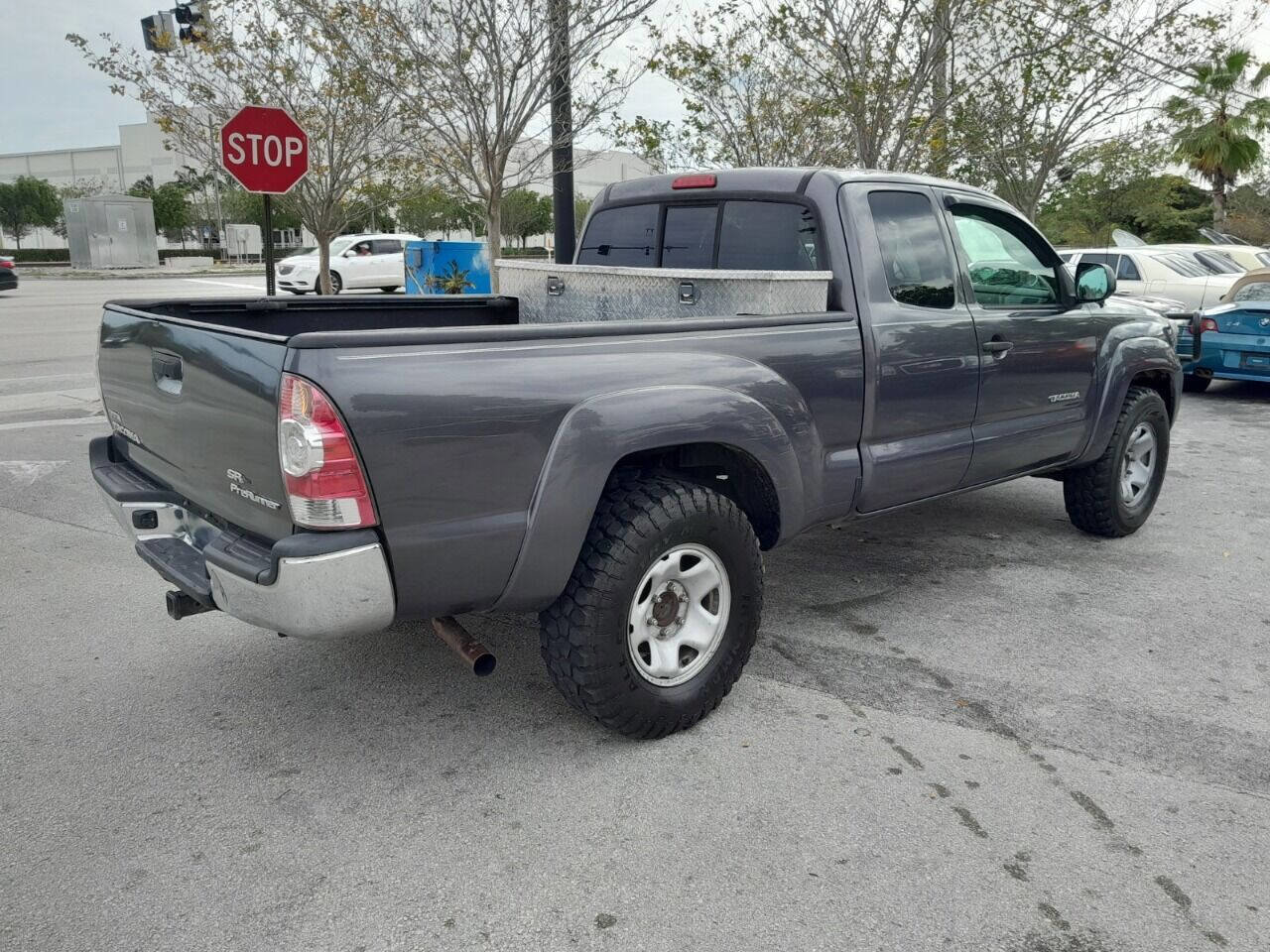 Used 2013 Toyota Tacoma PreRunner image 4