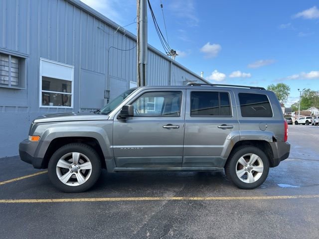Used 2012 Jeep Patriot Sport w/ Tire & Wheel Group FWD image 2