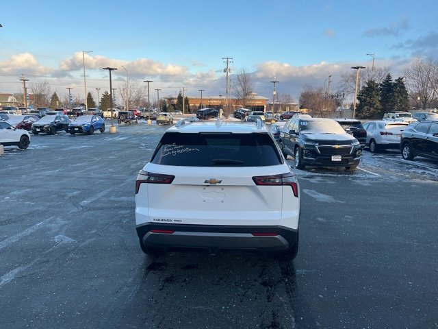 Used 2025 Chevrolet Equinox LT image 4