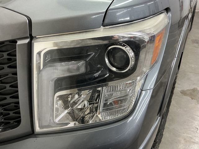 Used 2017 Nissan Titan PRO-4X image 17