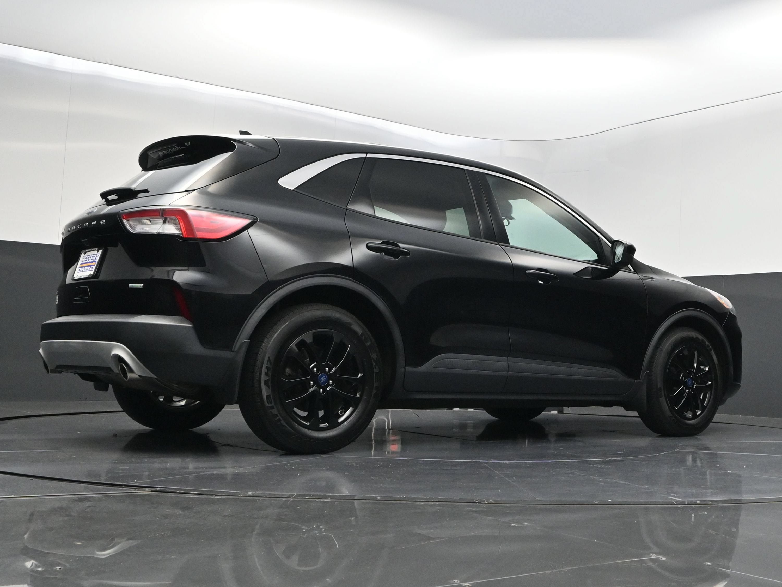 Used 2020 Ford Escape SE FWD image 43