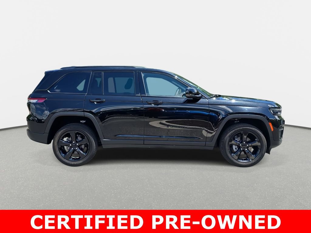 Used 2023 Jeep Grand Cherokee Altitude image 4