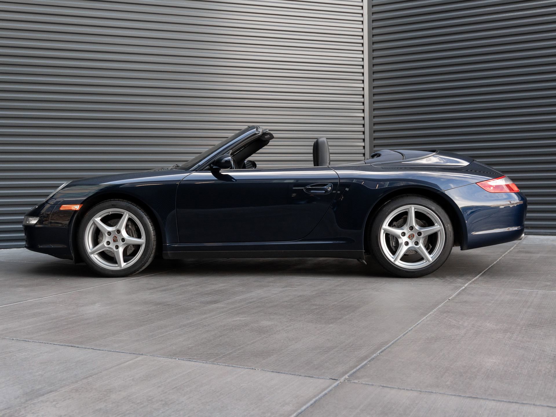 Used 2006 Porsche 911 Carrera 4 AWD/4WD image 2