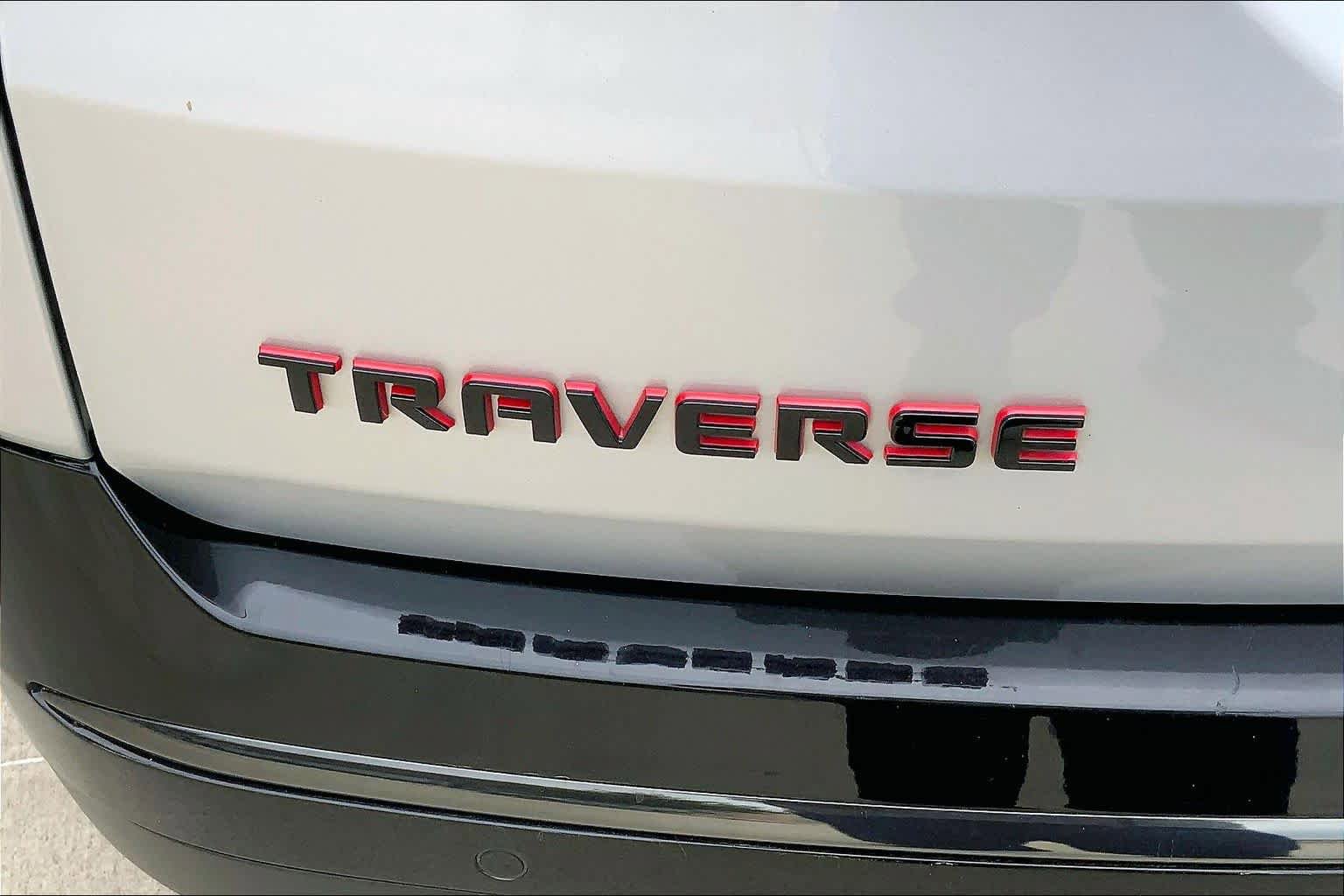 Used 2022 Chevrolet Traverse Premier w/ Redline Edition AWD/4WD image 10