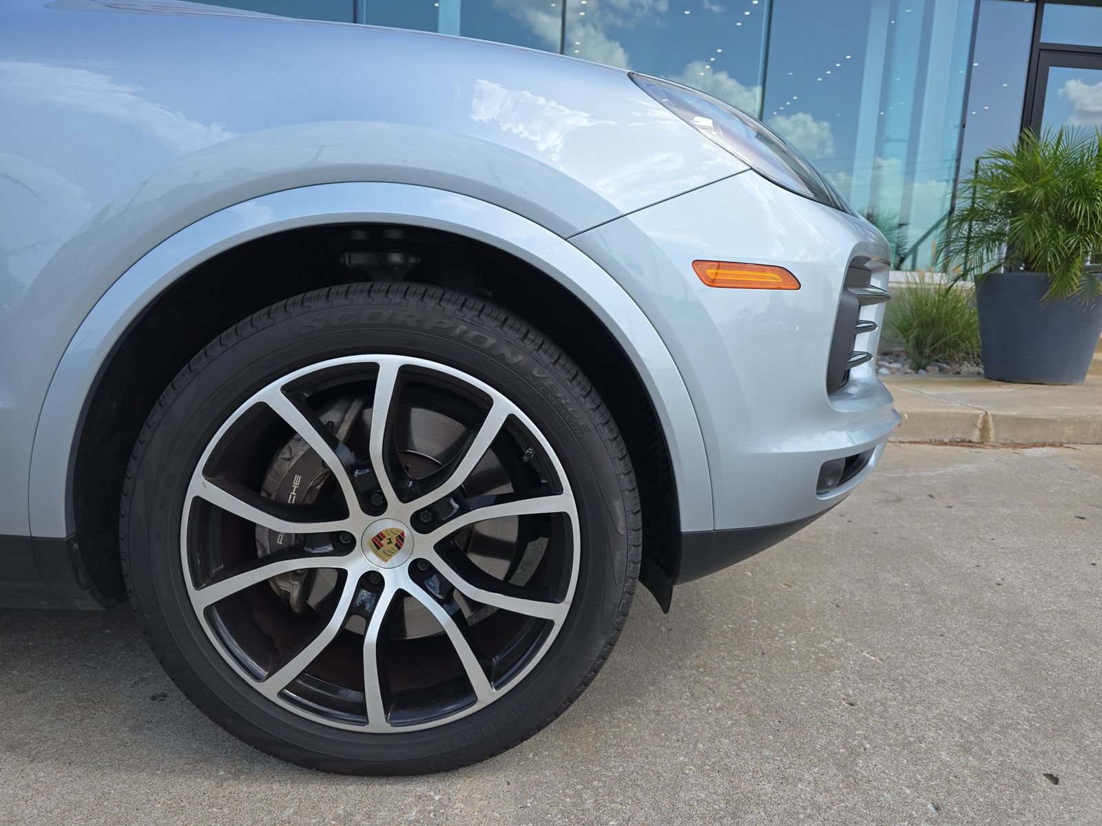 Certified 2023 Porsche Cayenne AWD/4WD image 11