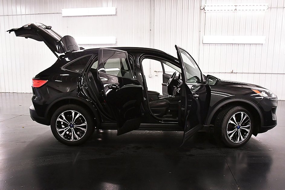 Used 2022 Ford Escape SEL w/ SEL Stealth AWD Package image 31