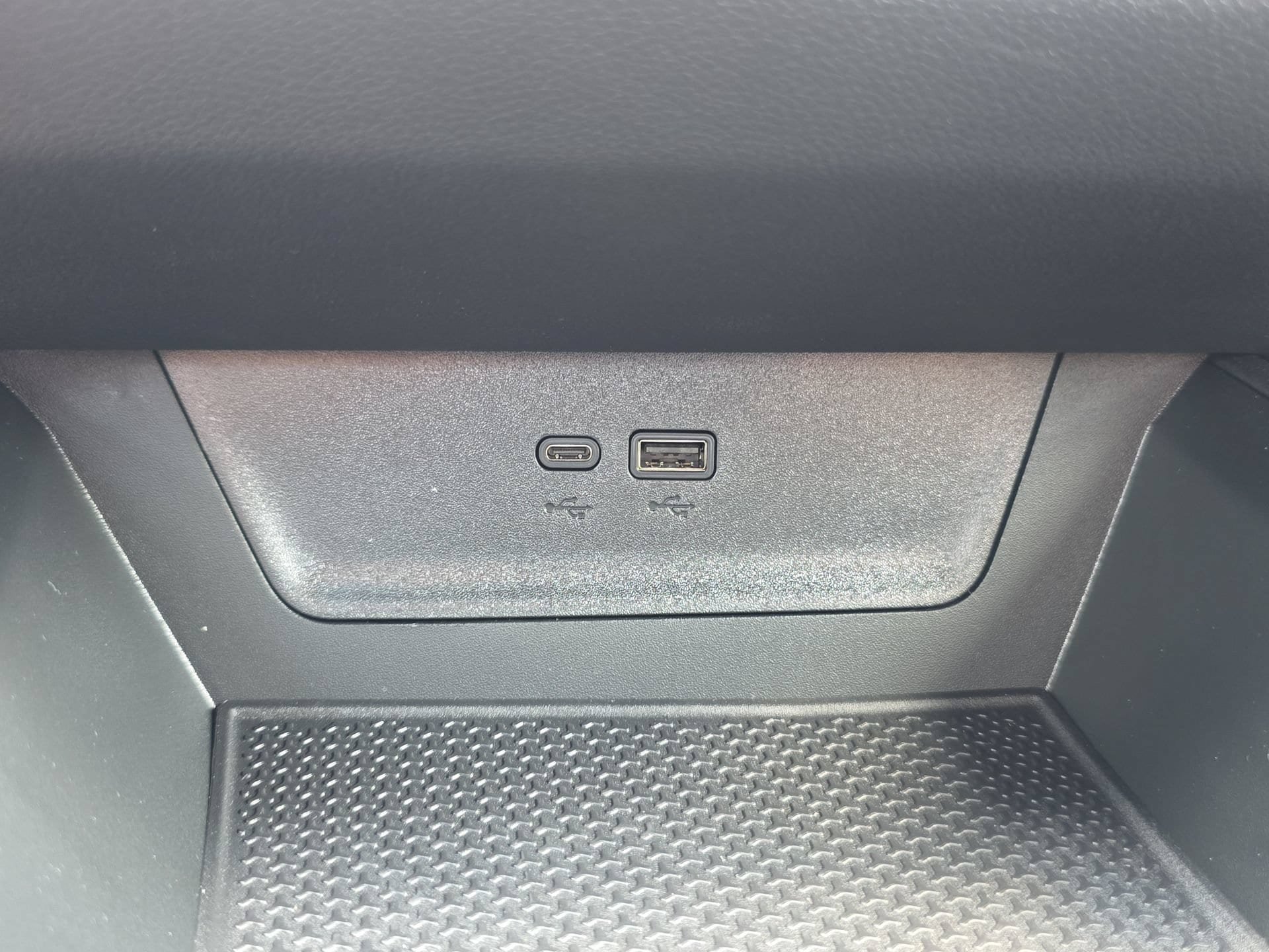 New 2026 Chevrolet Equinox LT w/ Convenience Package II FWD image 25