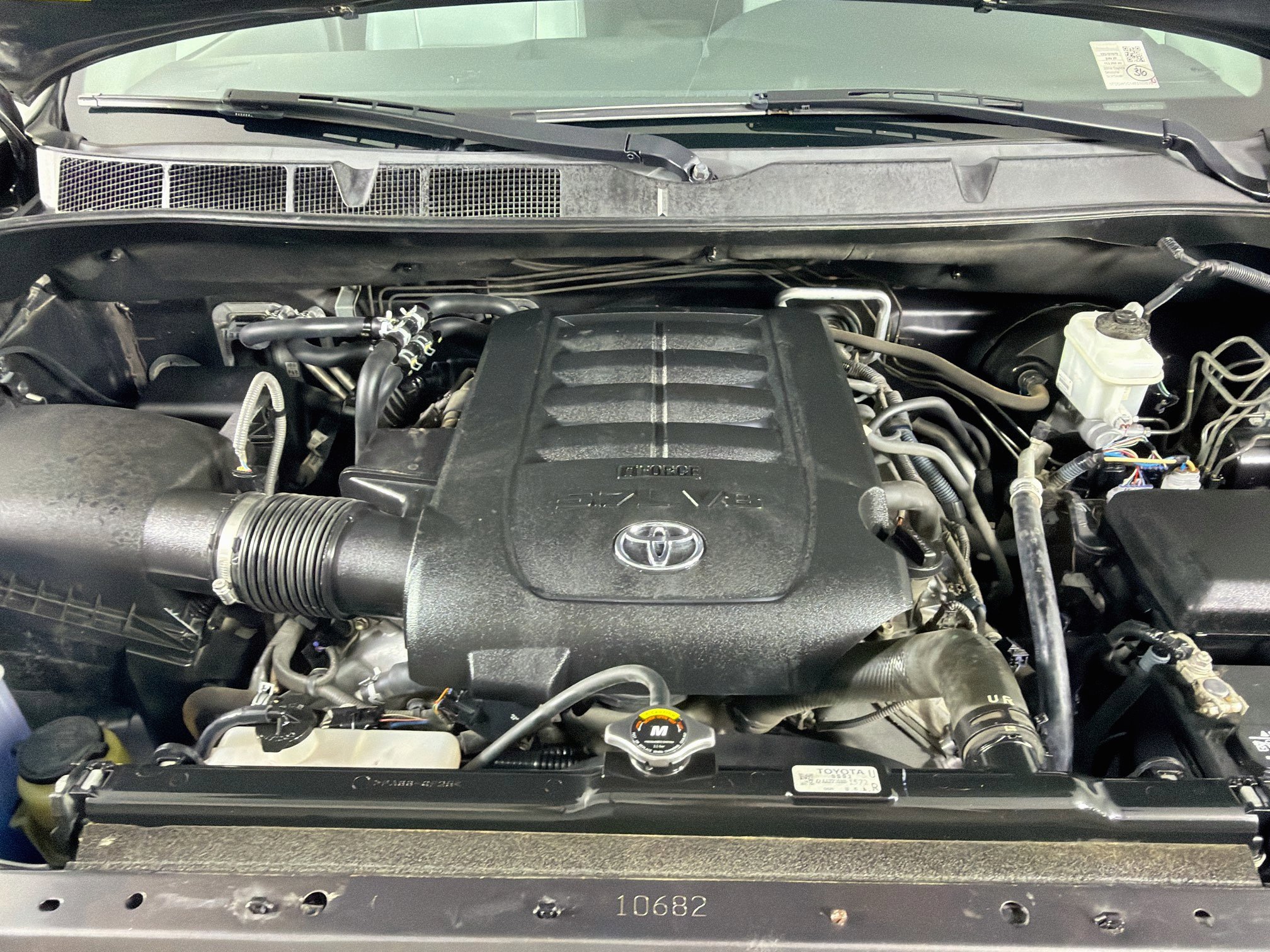 Used 2014 Toyota Sequoia Platinum AWD/4WD image 36
