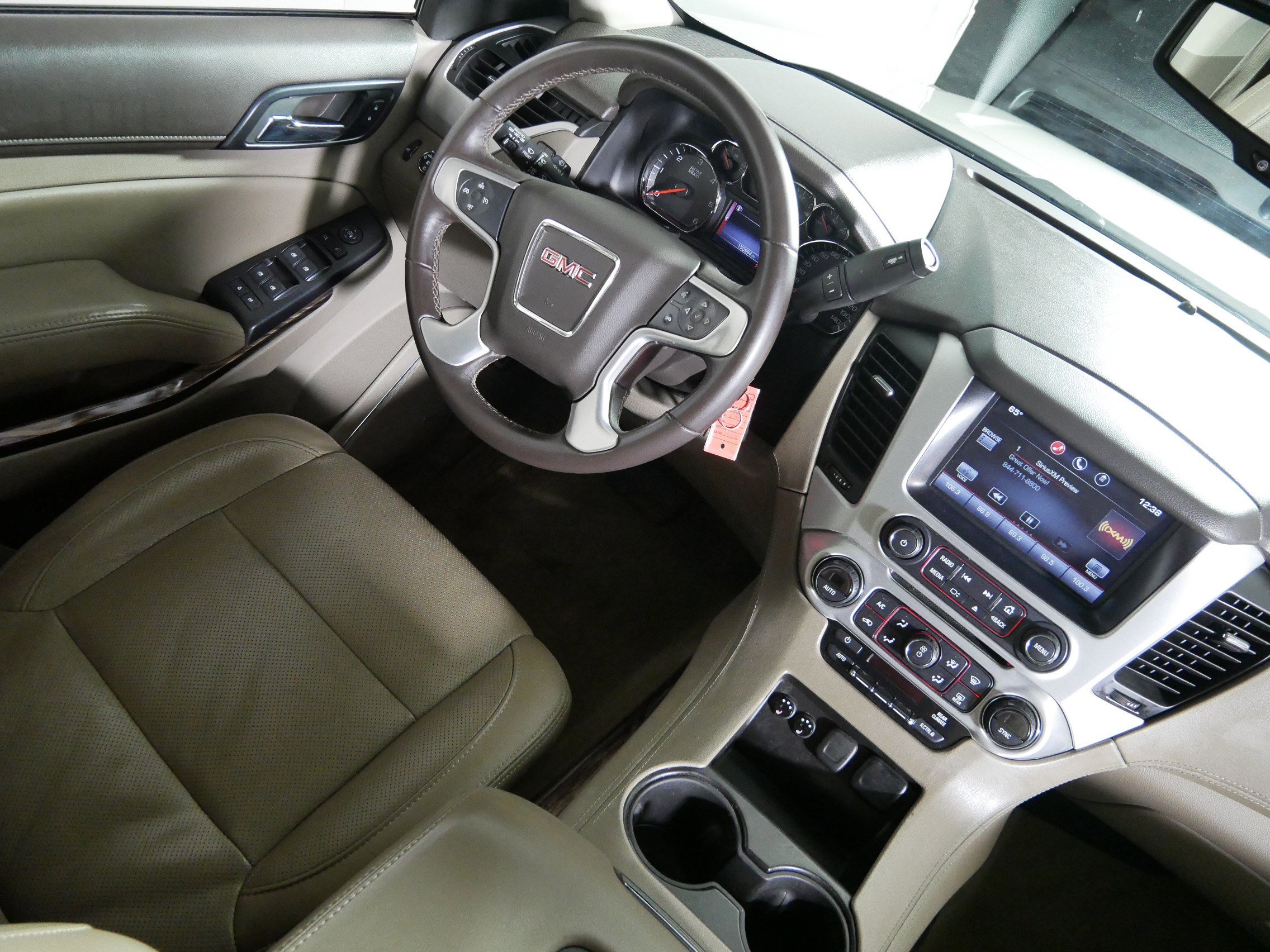 Used 2015 GMC Yukon XL SLE w/ Convenience Package AWD/4WD image 9