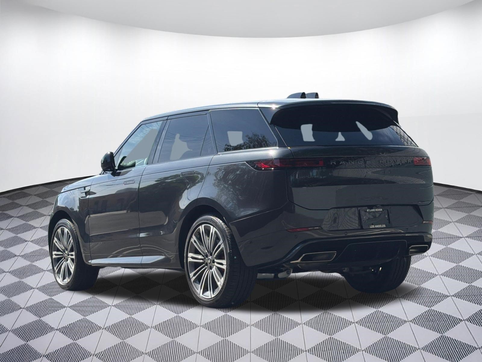 Used 2025 Land Rover Range Rover Sport Dynamic SE AWD/4WD image 3