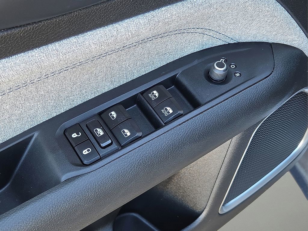 Used 2024 Jeep Compass Latitude image 23