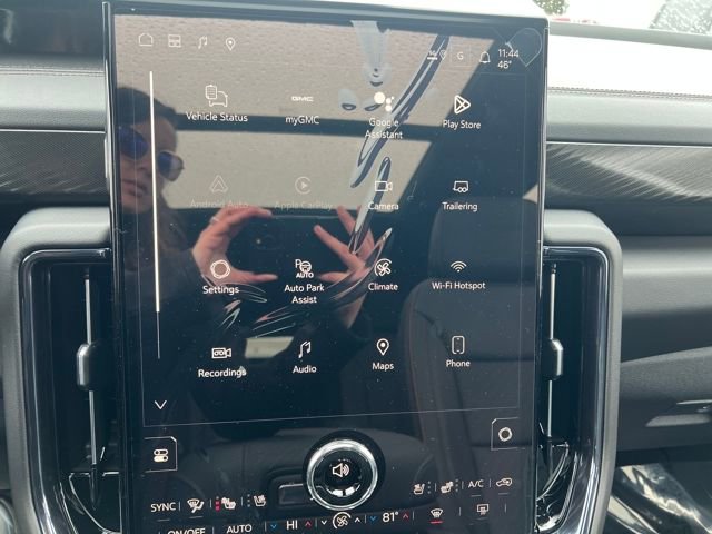 New 2026 GMC Yukon XL AT4 w/ AT4 Premium Package image 17