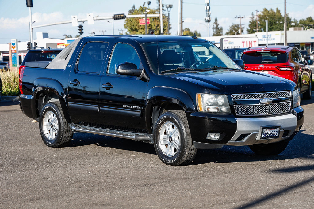 Used 2009 Chevrolet Avalanche LT w/ Suspension Package, Off-Road AWD/4WD image 5